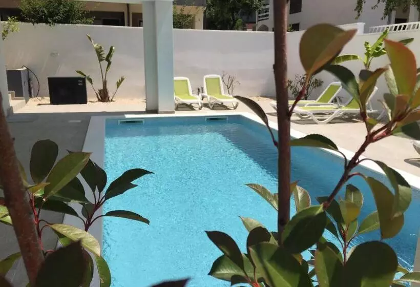 ホテル Diklo Beach Rooms Adults Only