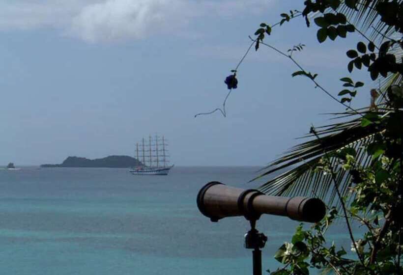 هتل Green Roof Inn