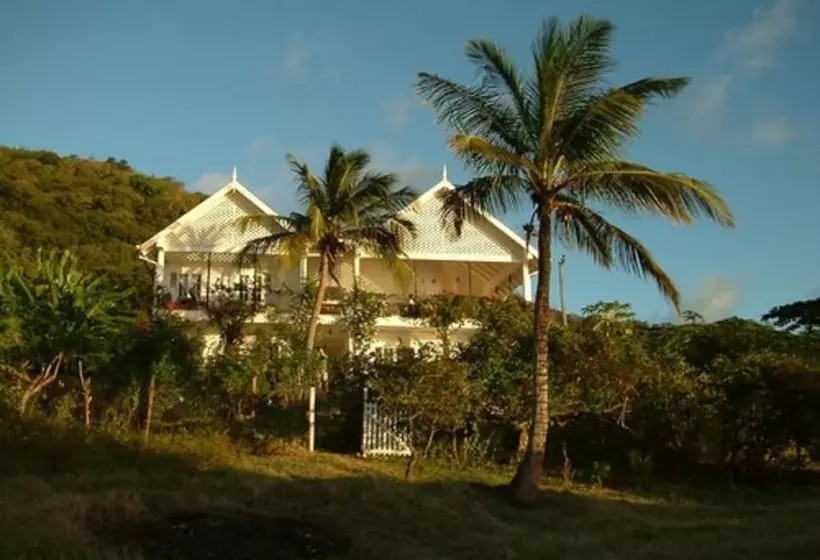 هتل Green Roof Inn