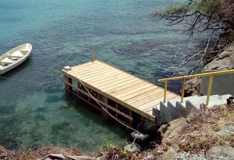 هتل Green Roof Inn