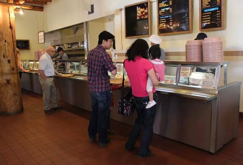 Hotelli Lake Lodge Cabins   Inside The Park