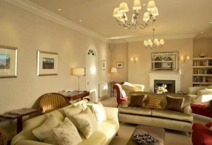 ホテル Loch Ness Lodge