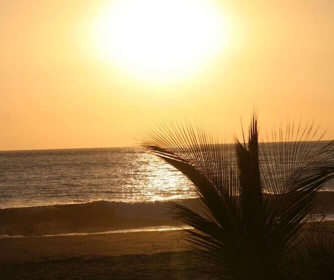 هتل Marina Puesta Del Sol