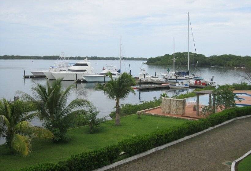 هتل Marina Puesta Del Sol