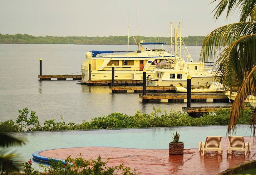 هتل Marina Puesta Del Sol