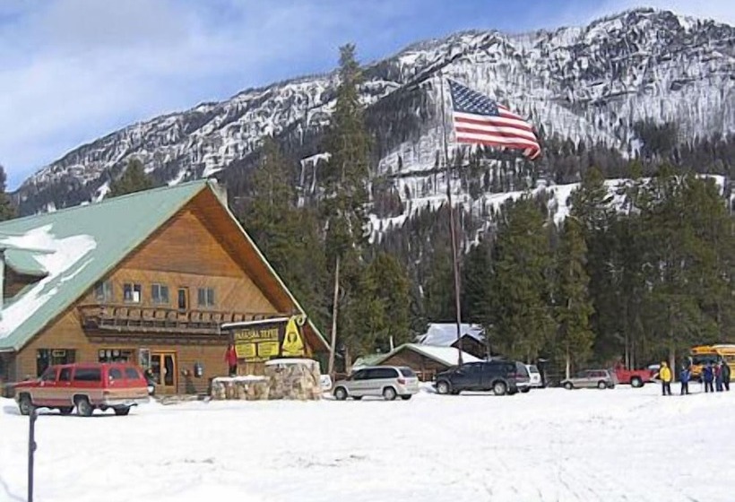 Отель Pahaska Tepee Resort