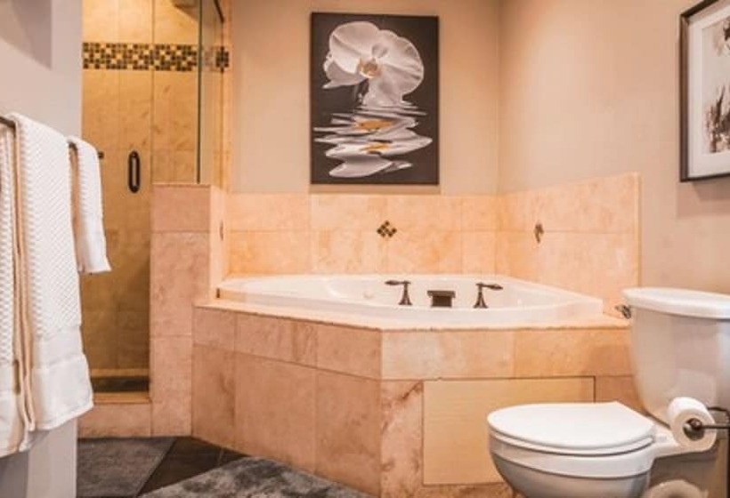 فندق Playpark Lodge