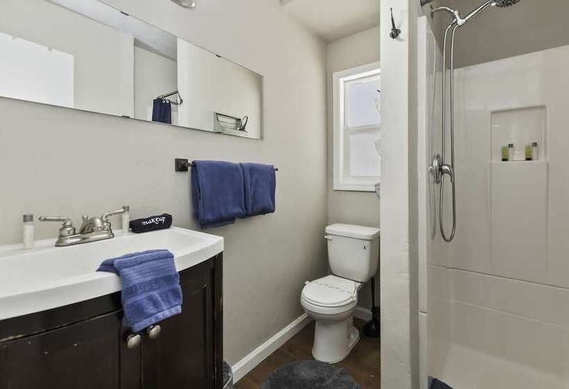 فندق Playpark Lodge