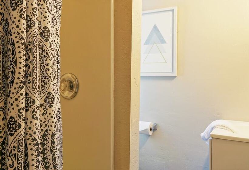 فندق Playpark Lodge