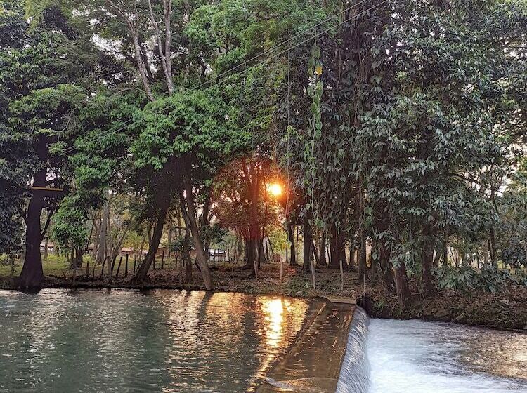 هتل Pulhapanzak Waterfalls Cabins