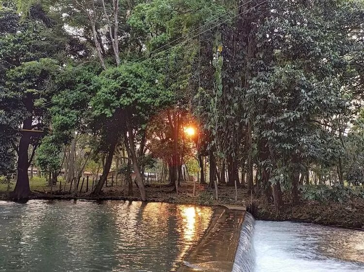 هتل Pulhapanzak Waterfalls Cabins