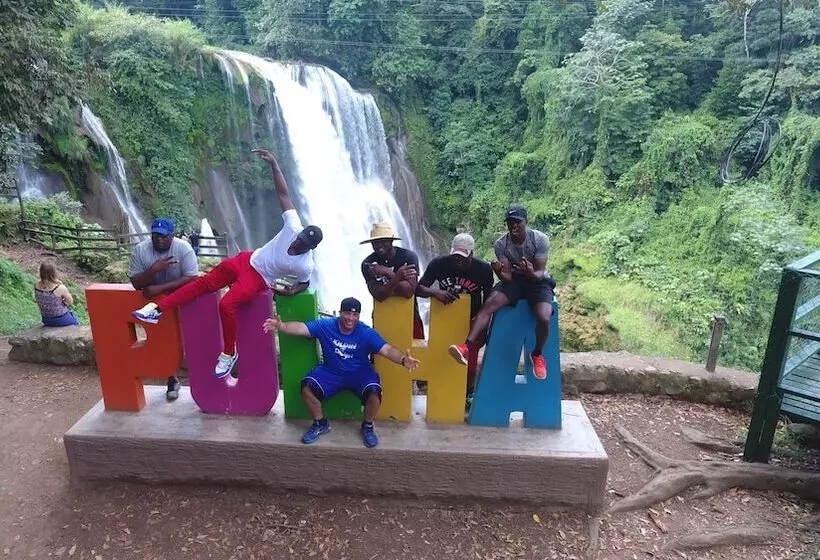 هتل Pulhapanzak Waterfalls Cabins