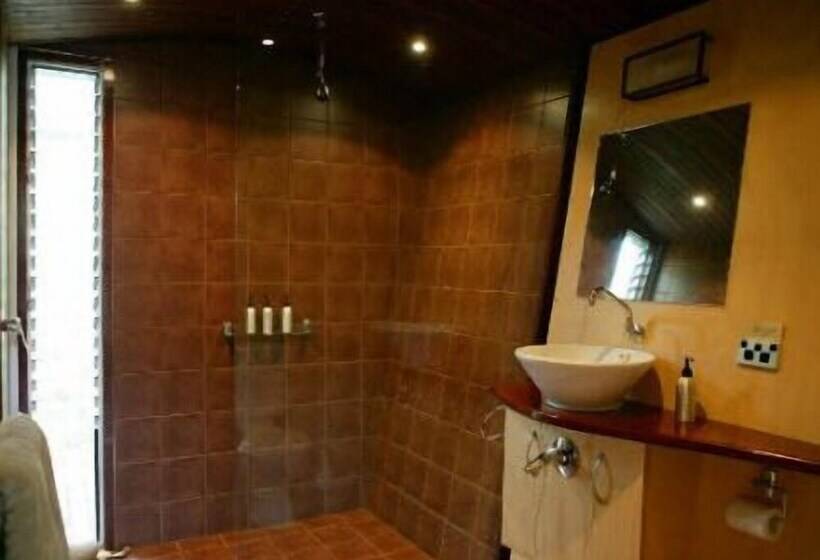 فندق The Odd Frog