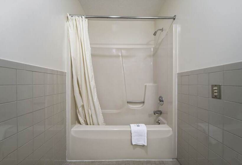 فندق على الطريق Executive Inn Cass City