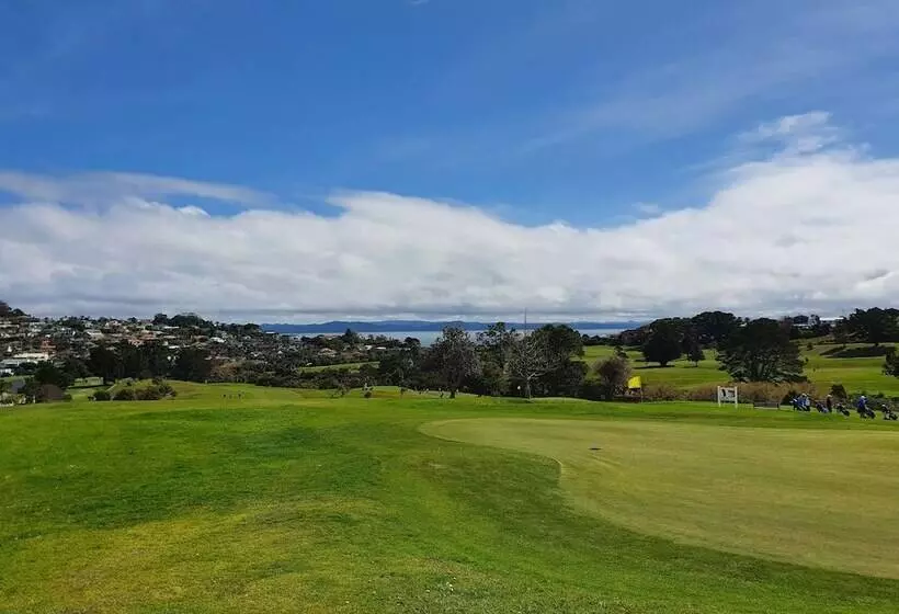 Motelli Whangaparaoa Lodge