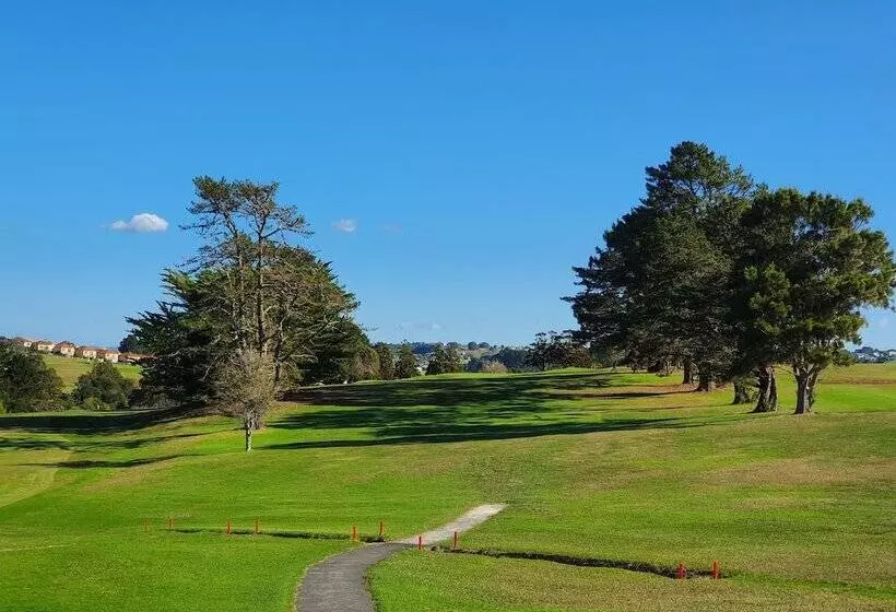 Motelli Whangaparaoa Lodge