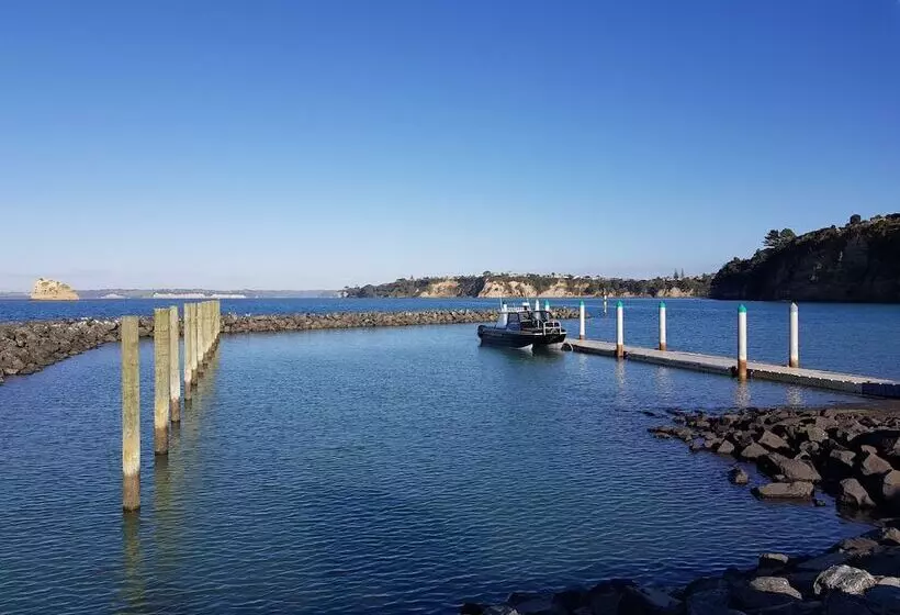 Motelli Whangaparaoa Lodge