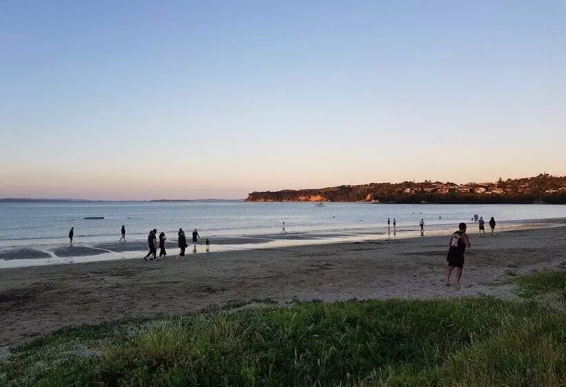 Motelli Whangaparaoa Lodge