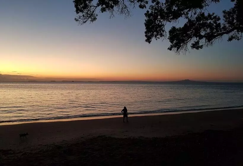 Motelli Whangaparaoa Lodge