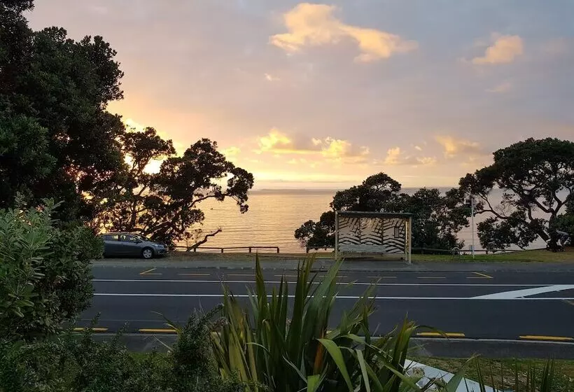 Motelli Whangaparaoa Lodge