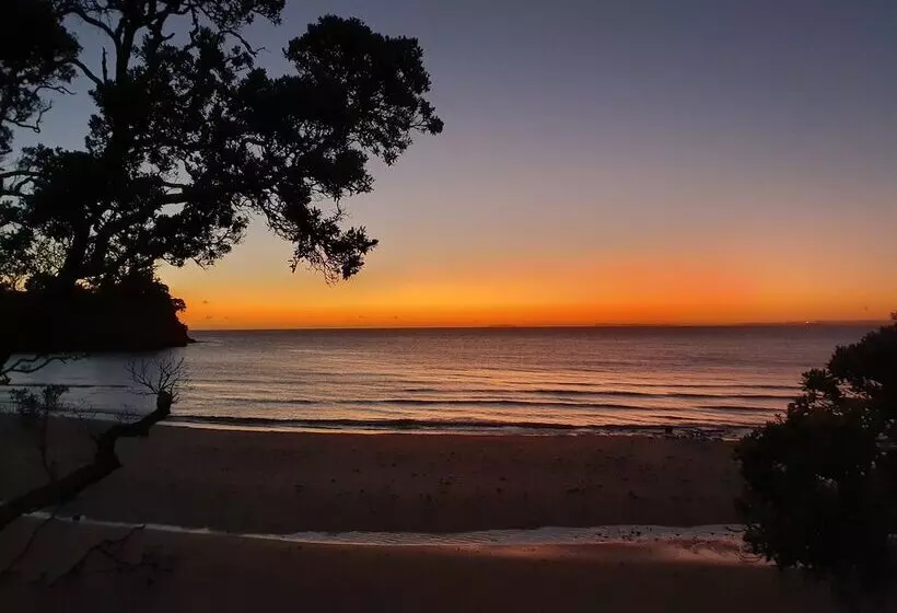 Motelli Whangaparaoa Lodge