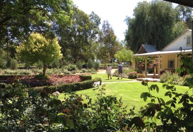 بنسيون Corynnia Station