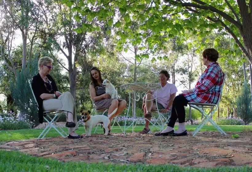 ペンション Corynnia Station