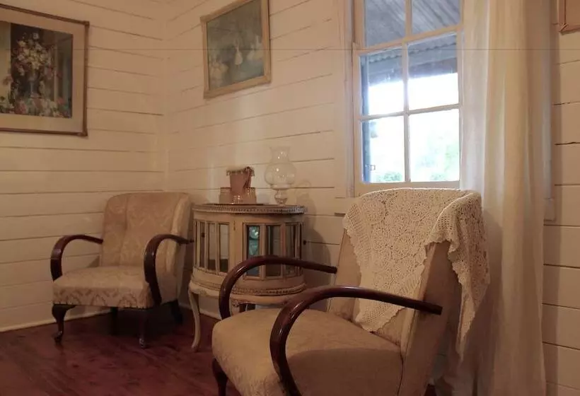 ペンション Corynnia Station