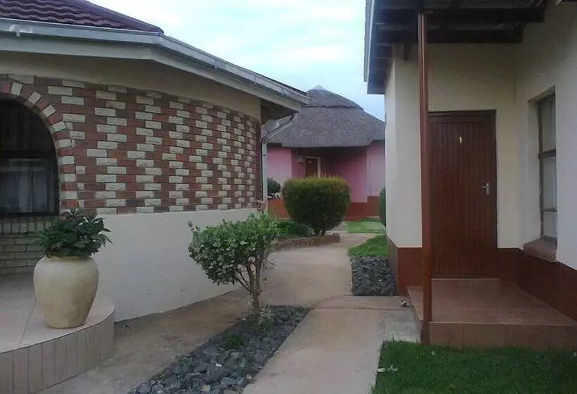 ペンション Molengoane Lodge