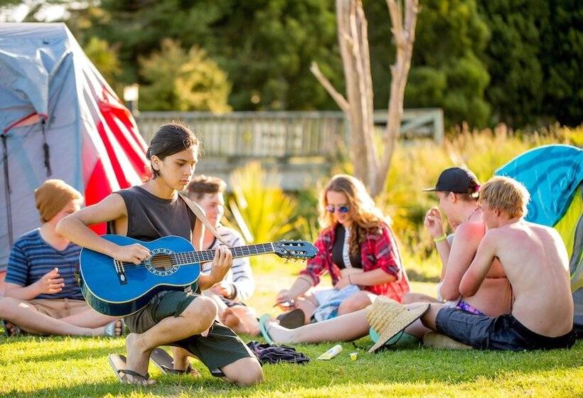 منتجع Hot Water Beach Top 10 Holiday Park