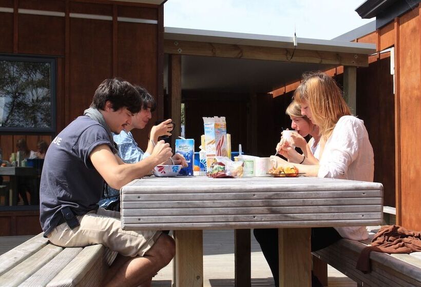 منتجع Hot Water Beach Top 10 Holiday Park