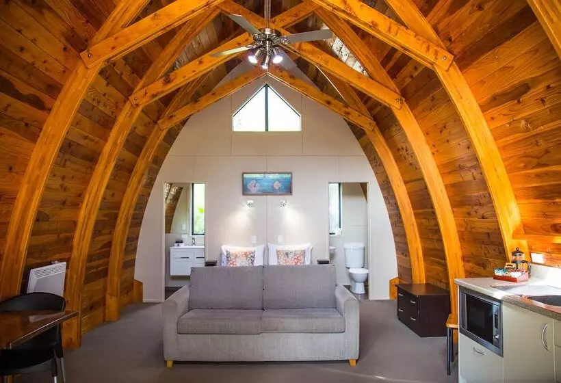 Lomakeskus Hot Water Beach Top 10 Holiday Park