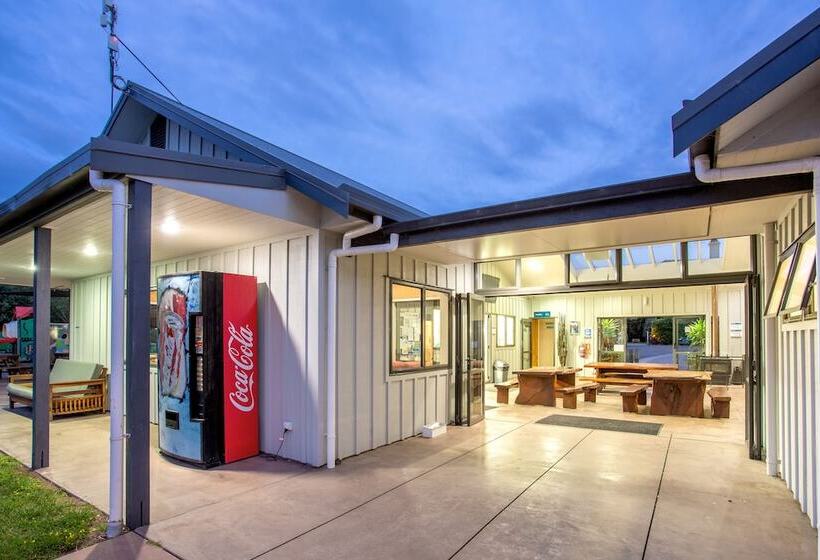 منتجع Hot Water Beach Top 10 Holiday Park