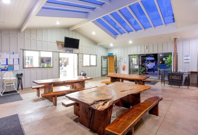 منتجع Hot Water Beach Top 10 Holiday Park