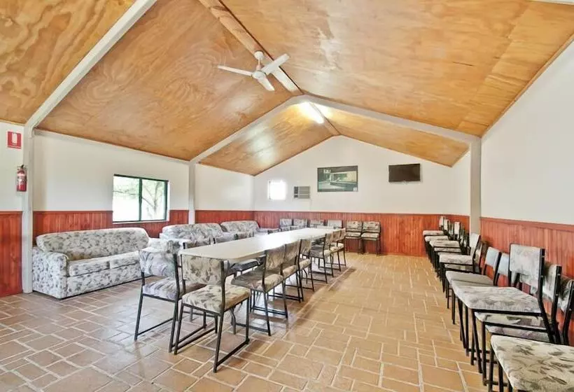 リゾートホテル Warragul Gardens Holiday Park