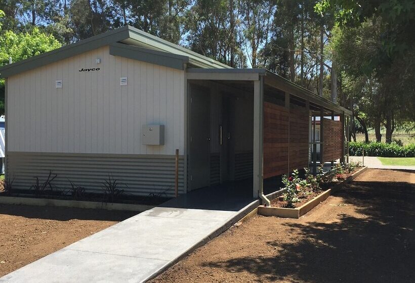 منتجع Warragul Gardens Holiday Park