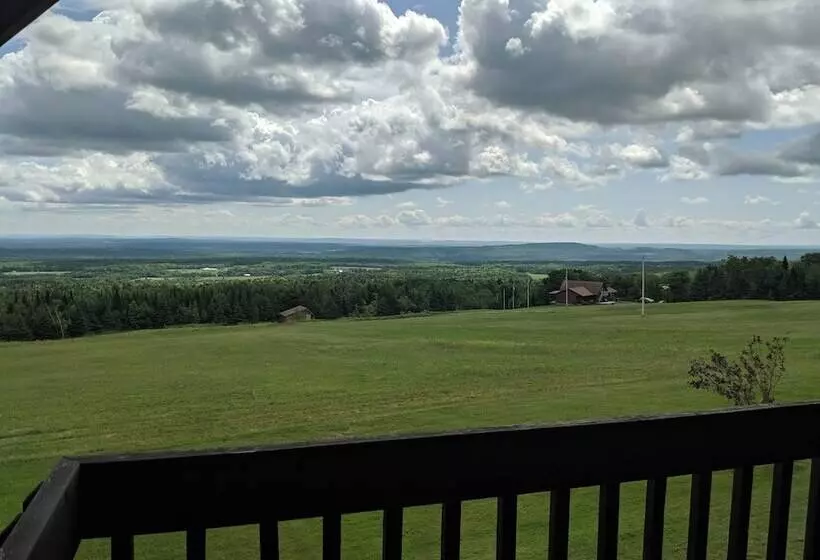 Smith Rock Chalets & Retreat