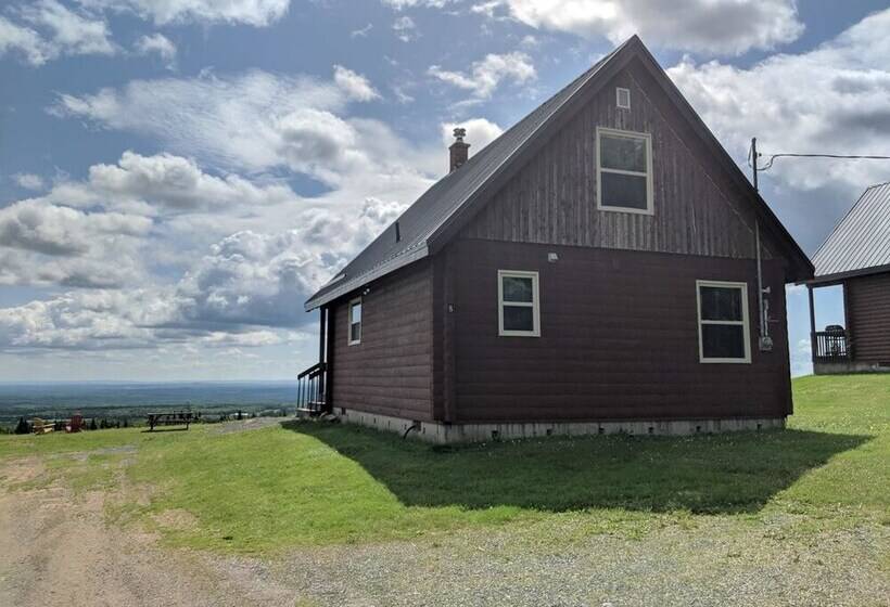 Smith Rock Chalets & Retreat