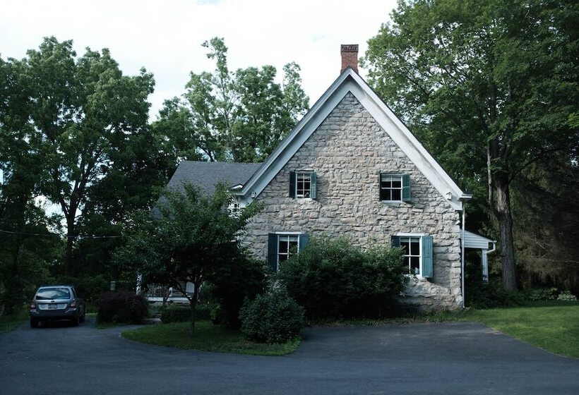 The Stone House B&b