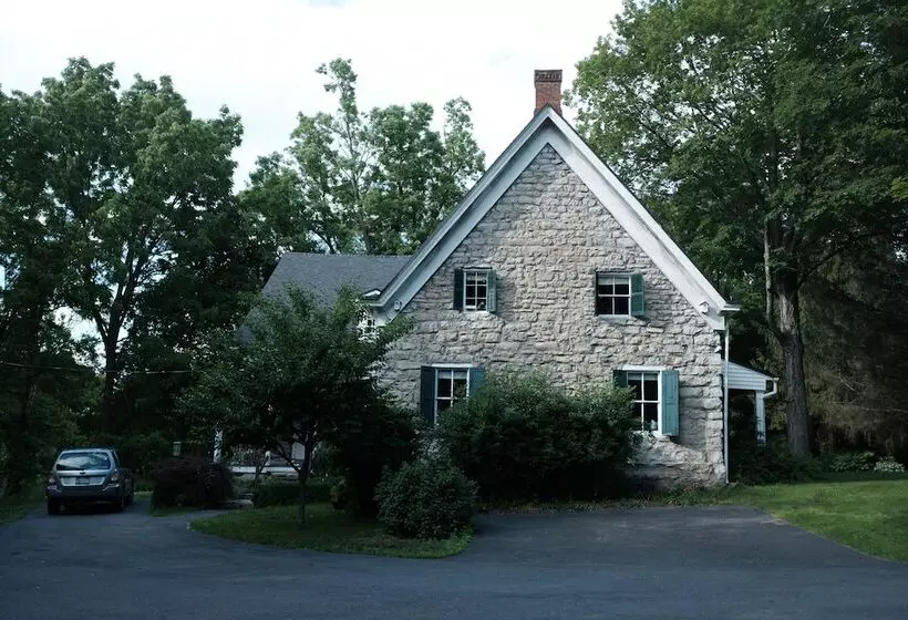 The Stone House B&b