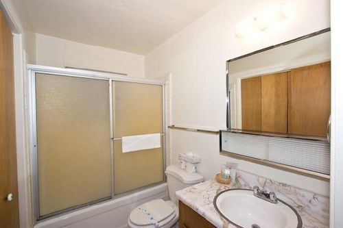 فندق 1823 Hunkpapa St