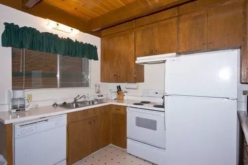 Hotel 1823 Hunkpapa St