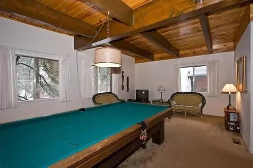 Hotel 1823 Hunkpapa St