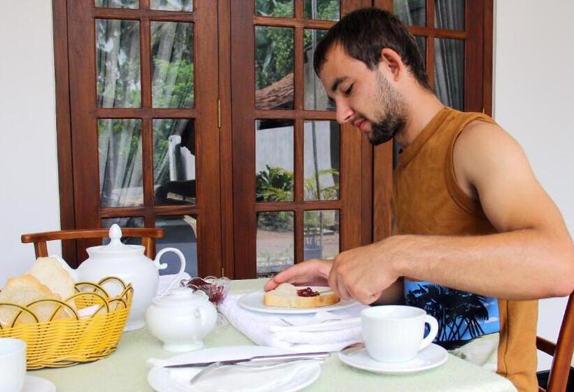 Отель Anara Villa