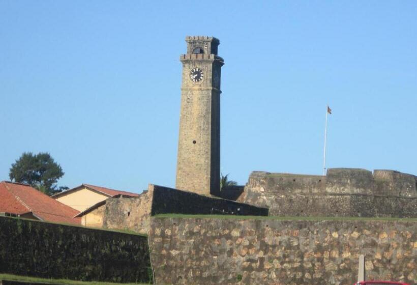 Отель Anara Villa