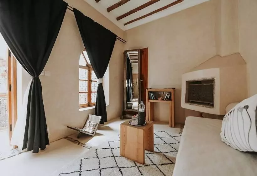 هتل Dar Nour El Houda