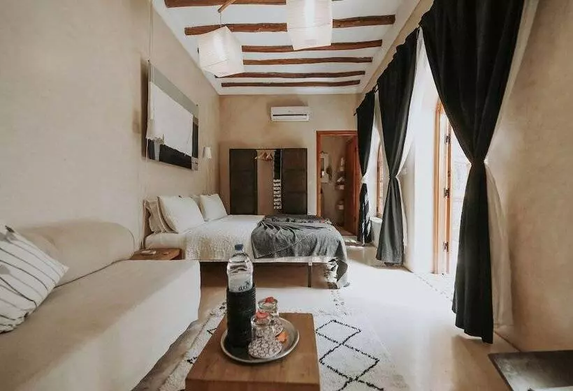 هتل Dar Nour El Houda