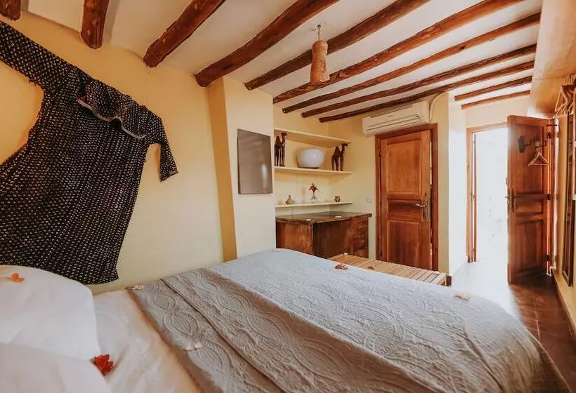 هتل Dar Nour El Houda