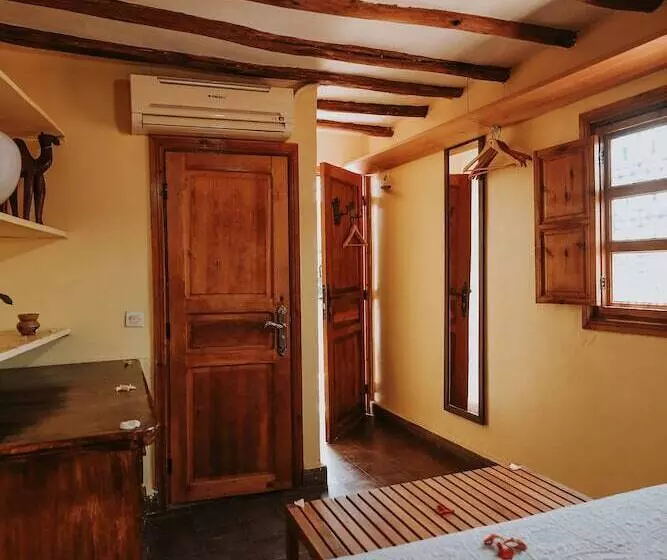 هتل Dar Nour El Houda