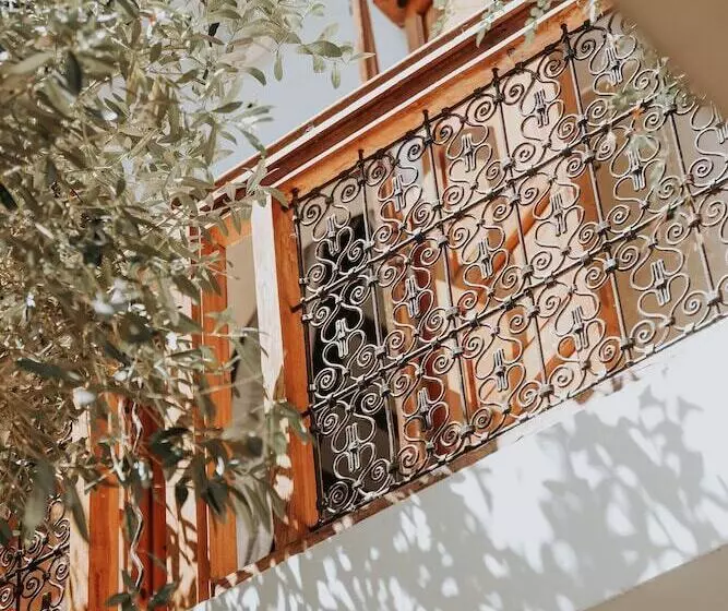 هتل Dar Nour El Houda